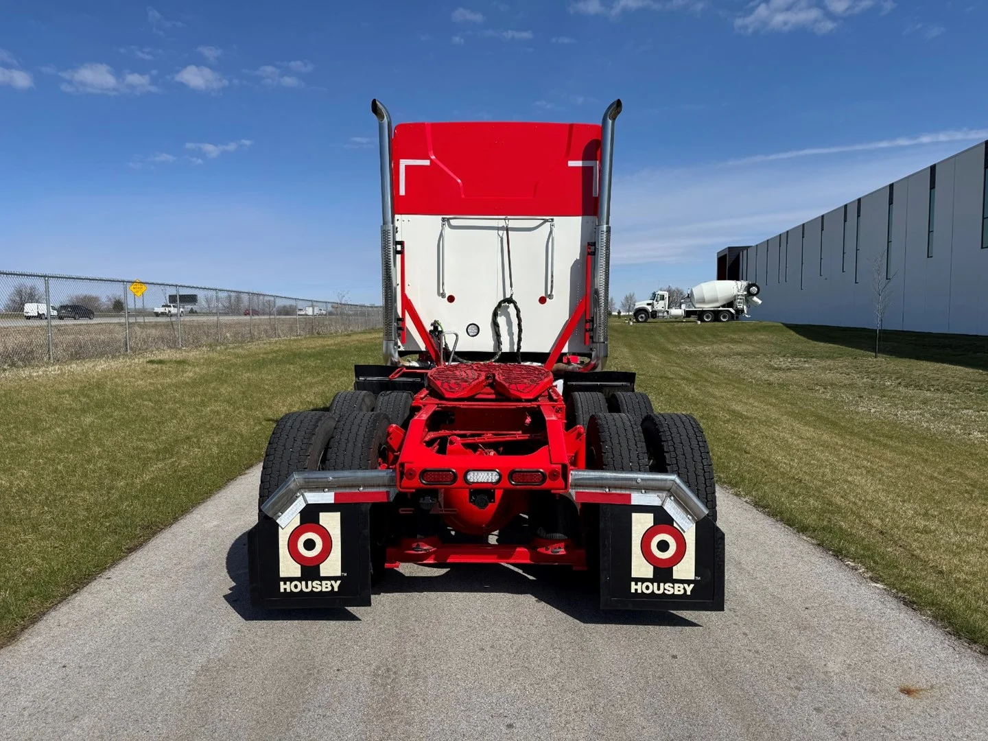 Used 2023 Mack Pinnacle - image 5