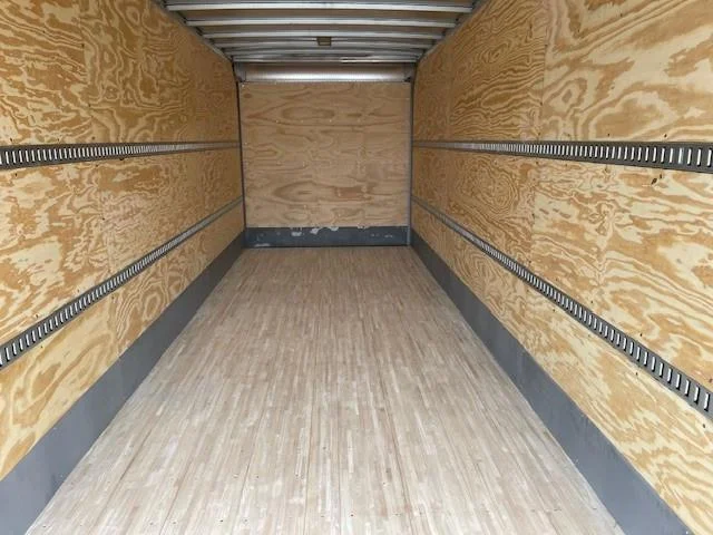 2025 Peterbilt 536 - image 14