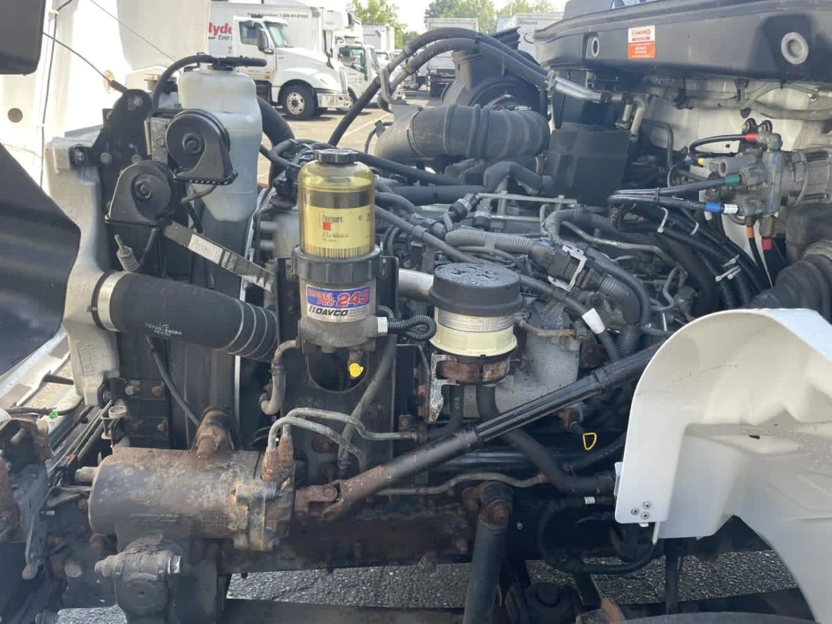 2019 Hino 338 - image 10