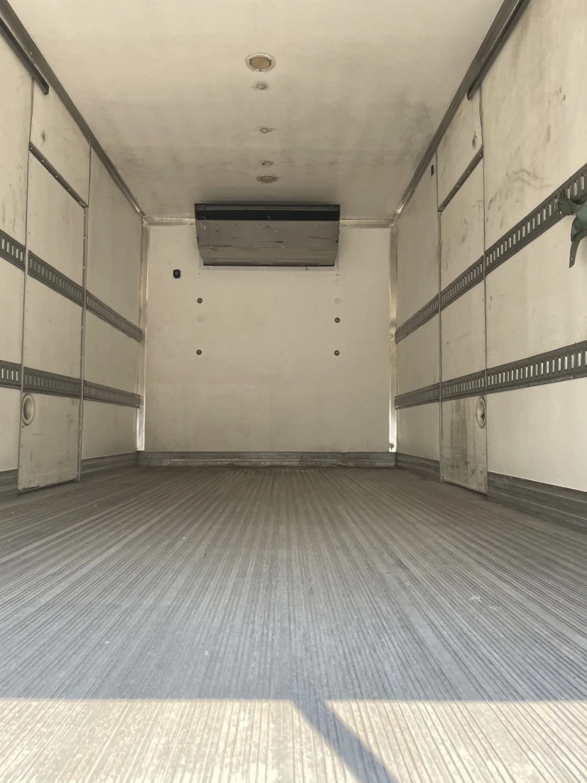 2019 Hino 338 - image 9