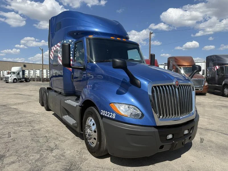 2022 International LT