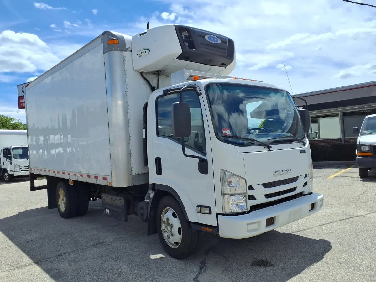 2018 Isuzu NRR - image 3