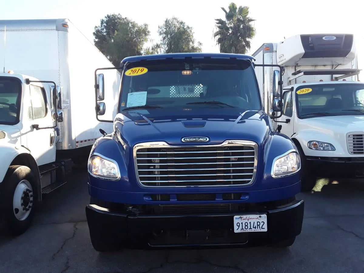 2019 Freightliner M2 106 in Montebello, CA — photo 2