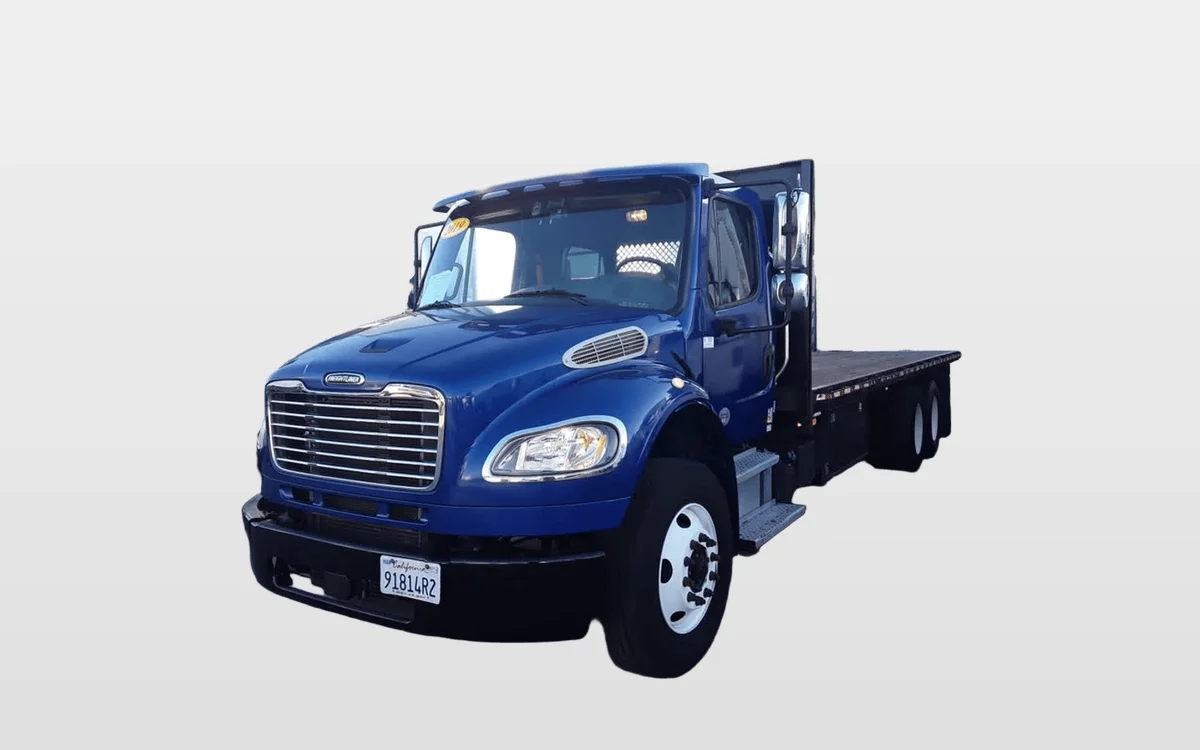 2019 Freightliner M2 106 - image 1