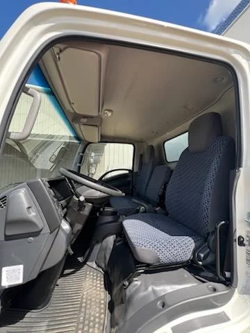 2025 Isuzu NPR - image 10