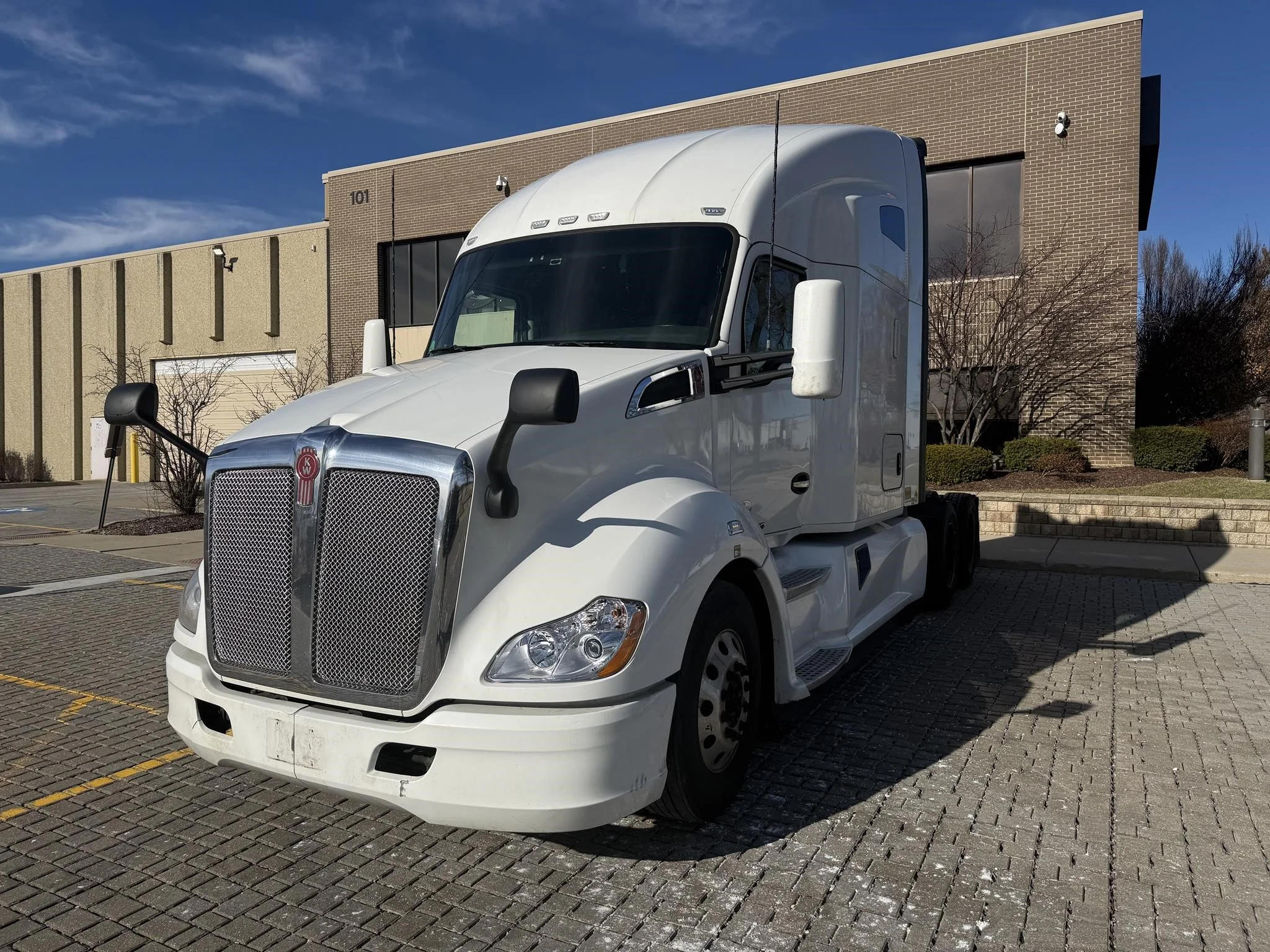 2022 Kenworth T680 - image 2
