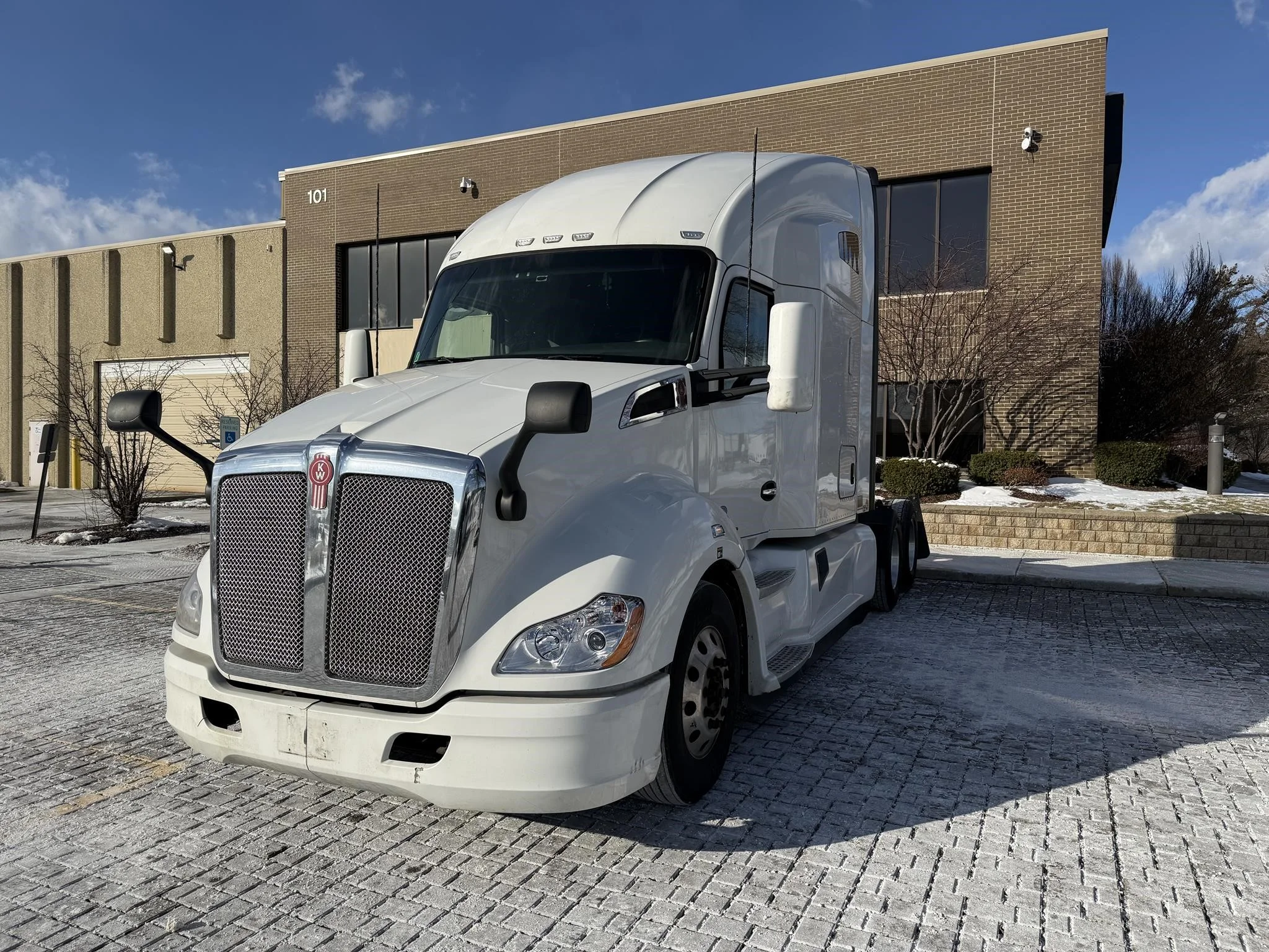 2022 Kenworth T680 in Wood Dale, IL, IL
