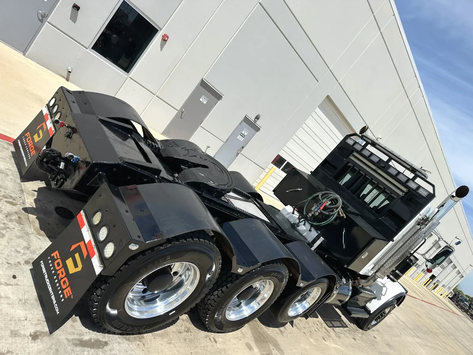2022 Peterbilt 389 in Hutchins, TX — photo 11