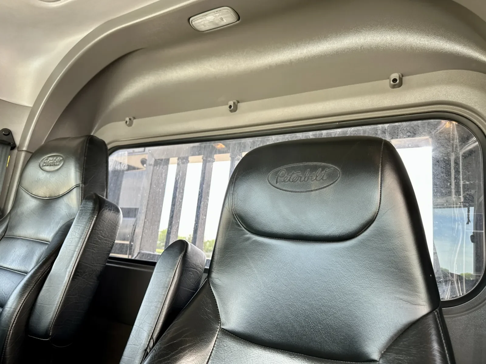 2022 Peterbilt 389 - image 20