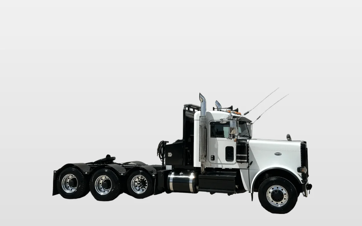2022 Peterbilt 389 - image 1