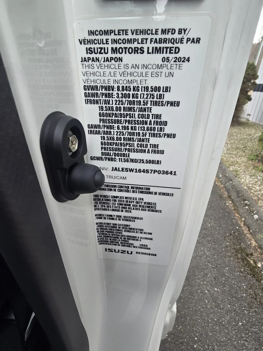 2025 Isuzu NRR - image 12