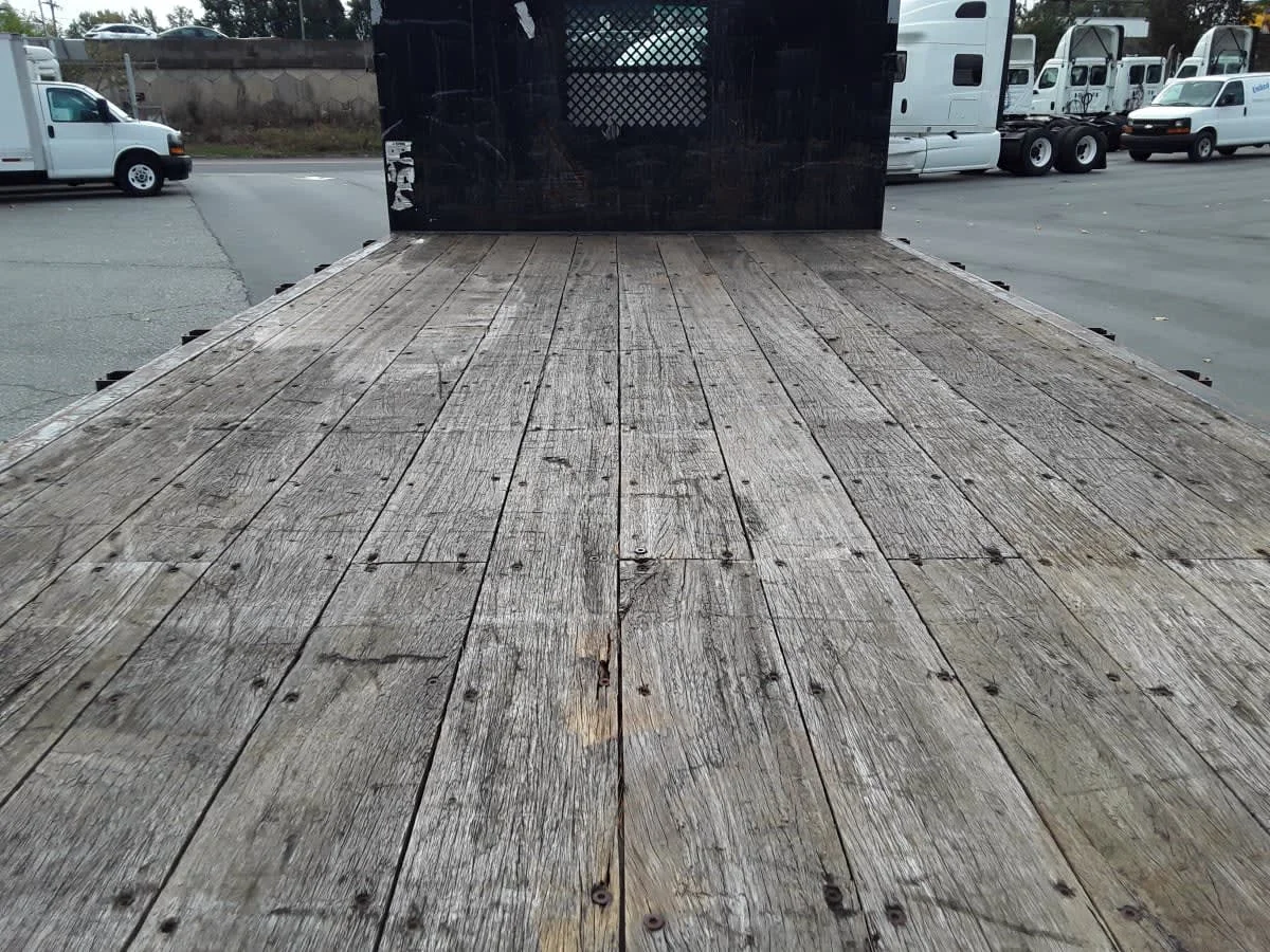 2019 Isuzu NPR - image 8