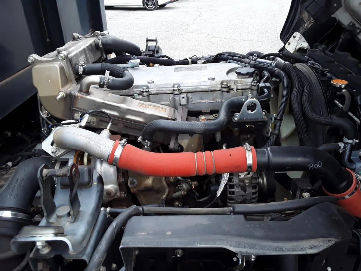 2019 Isuzu NPR - image 12