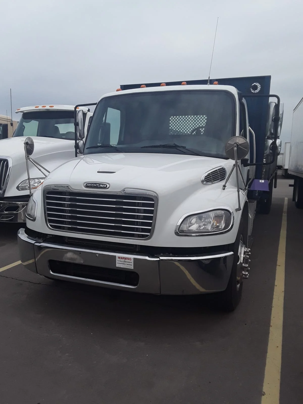 2019 Freightliner M2 106 - image 3