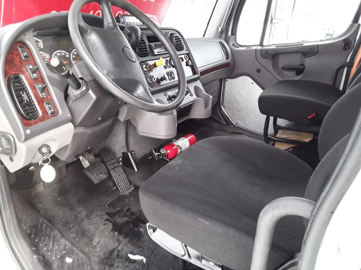 2020 Freightliner M2 106 in Salisbury, MA — photo 8