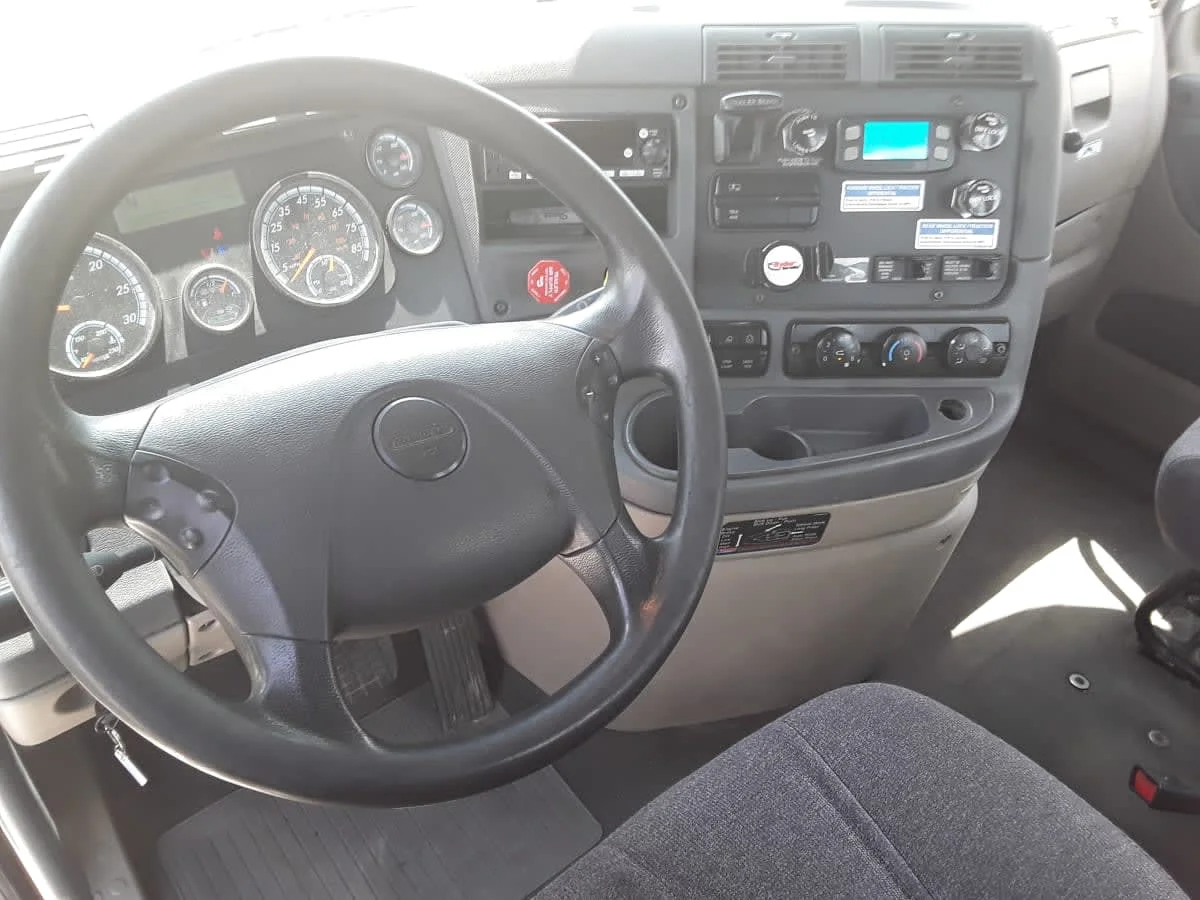 2019 Freightliner Cascadia in Pittsburgh, PA — photo 10