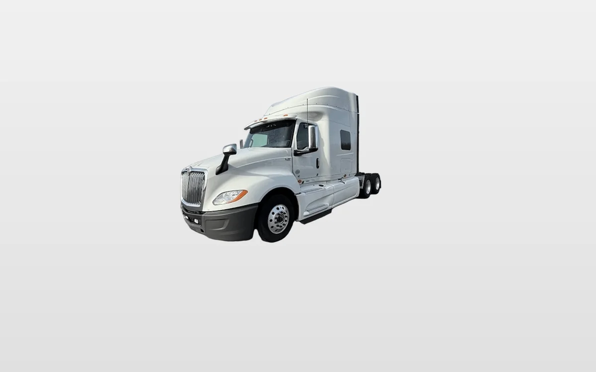 2021 International LT - image 1