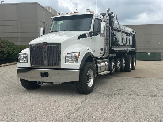 2027 Kenworth T880 in Olathe, KS — photo 8
