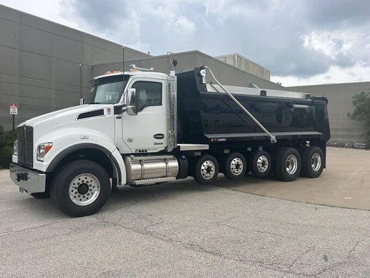 2027 Kenworth T880
