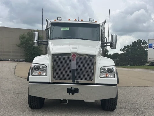 2027 Kenworth T880 in Olathe, KS — photo 9