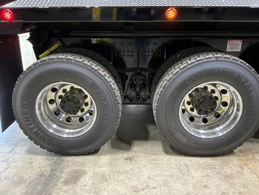 2027 Kenworth T880 in Olathe, KS — photo 3