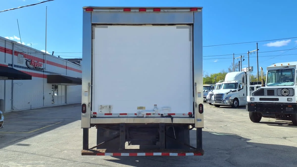 2019 Isuzu NRR in Warwick, RI — photo 5