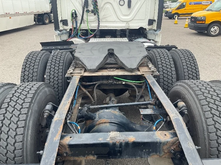 2019 Freightliner Cascadia in Piqua, OH — photo 6