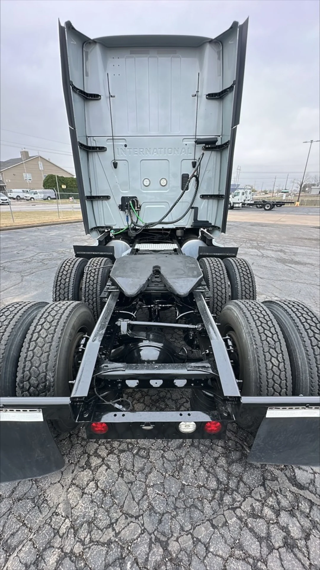 2023 International LT - image 6