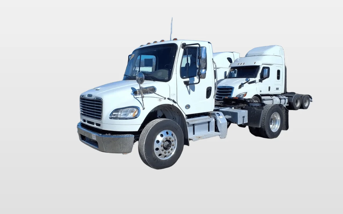 2019 Freightliner M2 106 - image 1