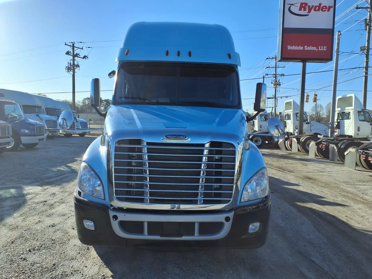 2019 Freightliner Cascadia in Greenville, SC — photo 2