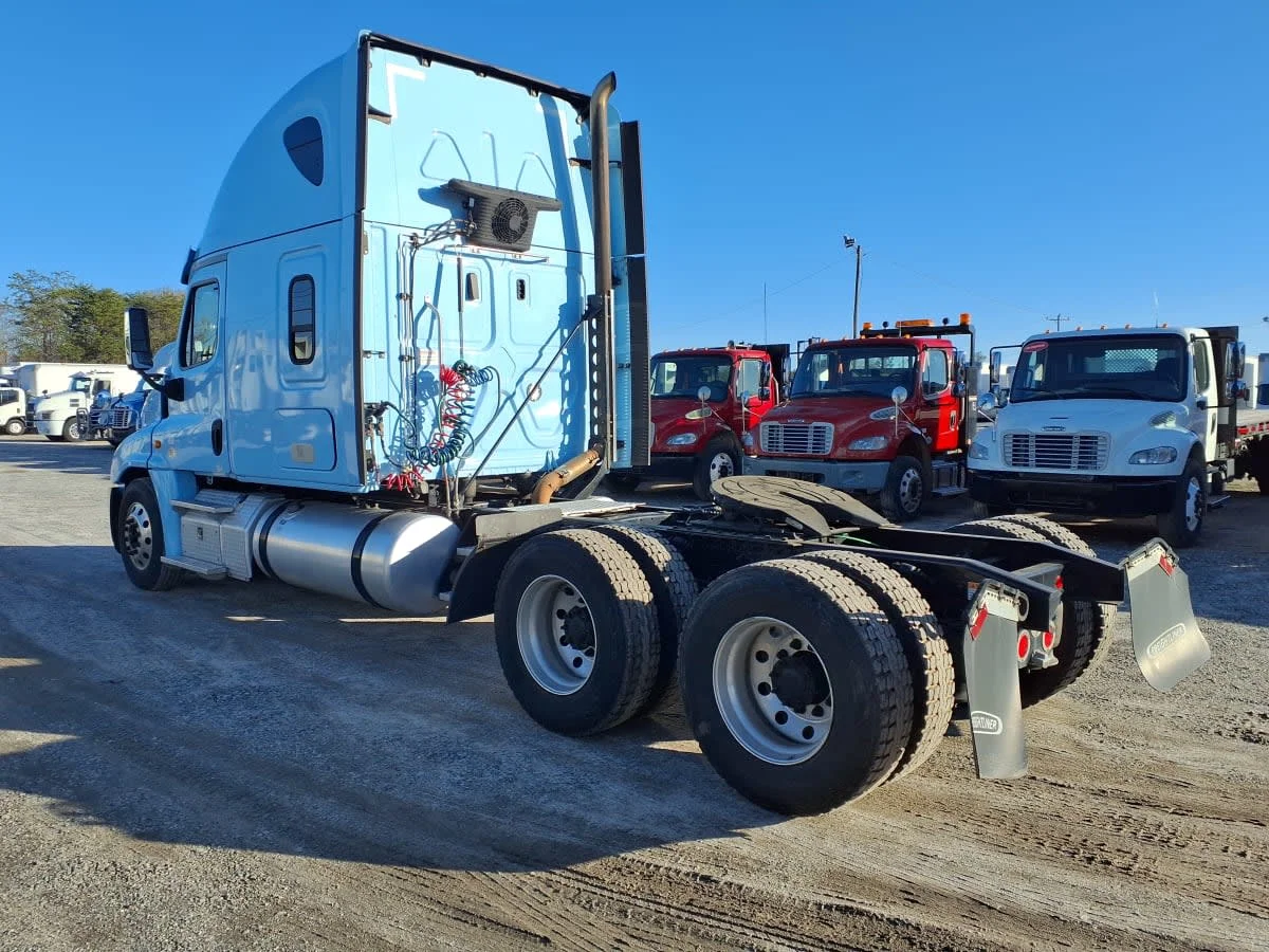 2019 Freightliner Cascadia in Greenville, SC — photo 6