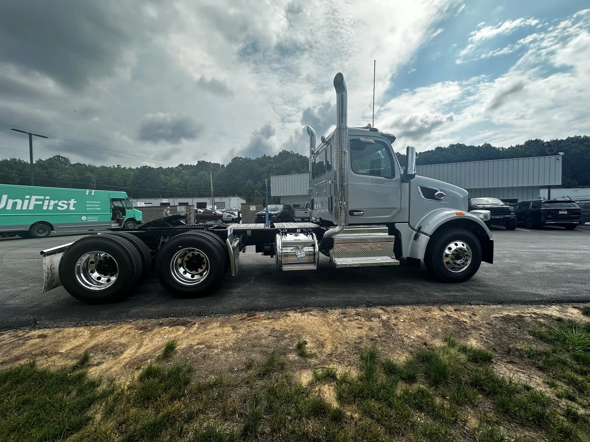 2027 Peterbilt 567 in Butler, PA — photo 9