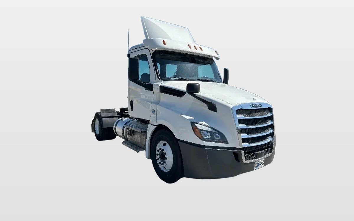 2020 Freightliner Cascadia - image 1