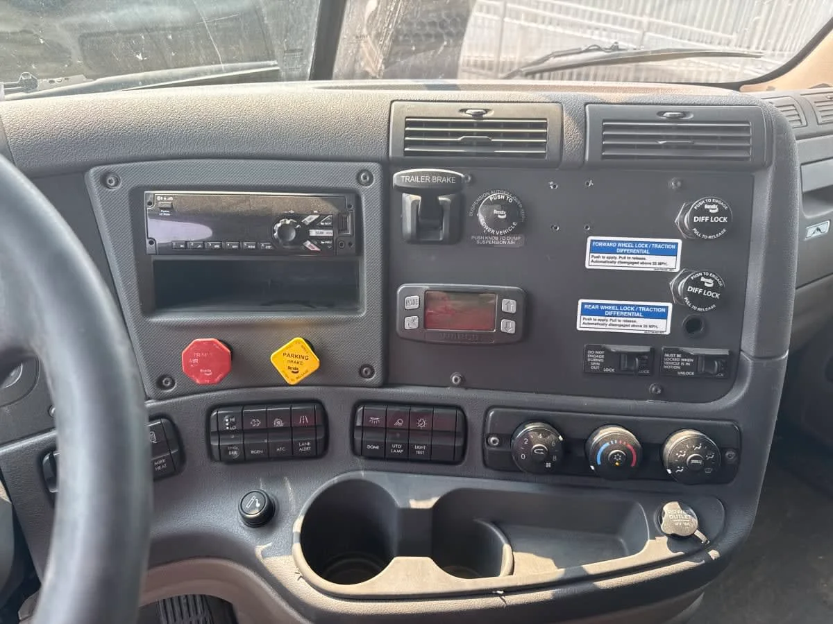 2019 Freightliner Cascadia in Syracuse, NY — photo 10