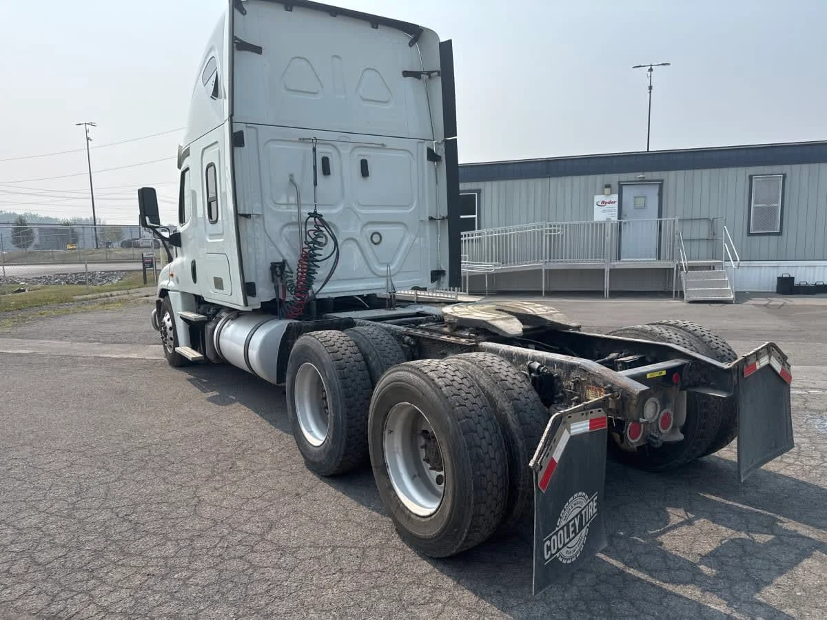2019 Freightliner Cascadia in Syracuse, NY — photo 6