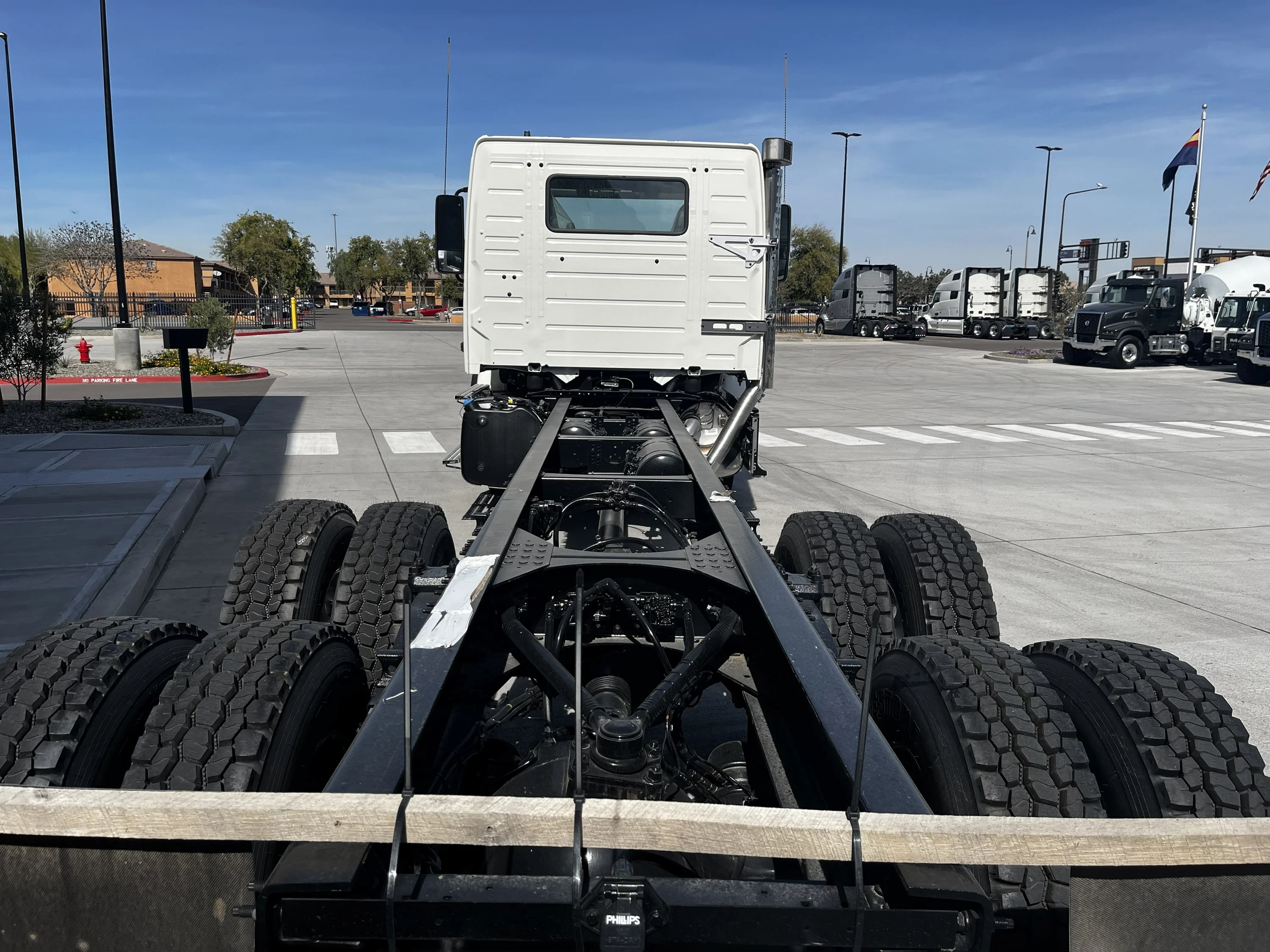 2026 Volvo VHD 300 in Tolleson, AZ — photo 4