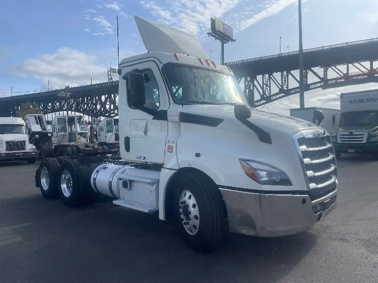 2019 Freightliner Cascadia in Kearny, NJ