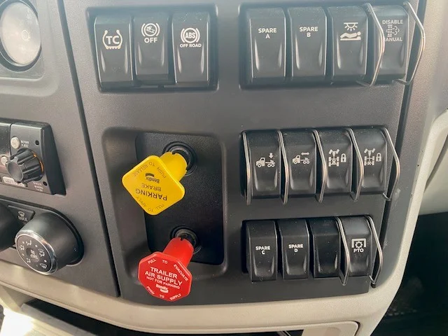 2023 Peterbilt 567 - image 15