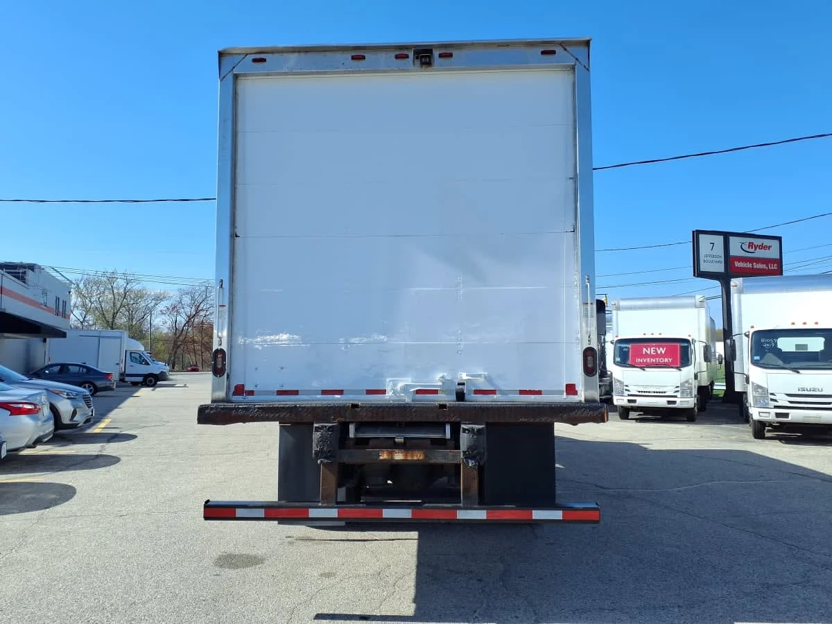 2018 Freightliner M2 106 - image 5