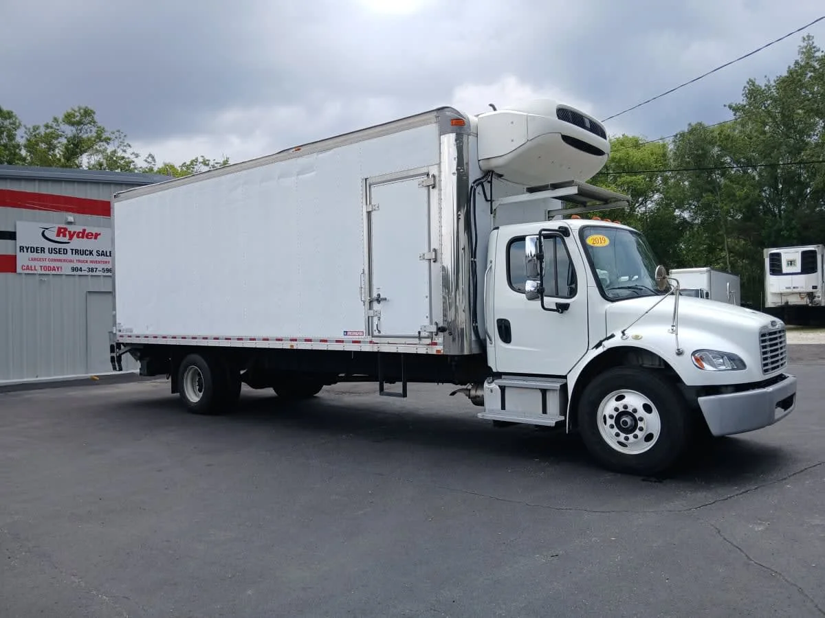 2019 Freightliner M2 106 in Jacksonville, FL — photo 3