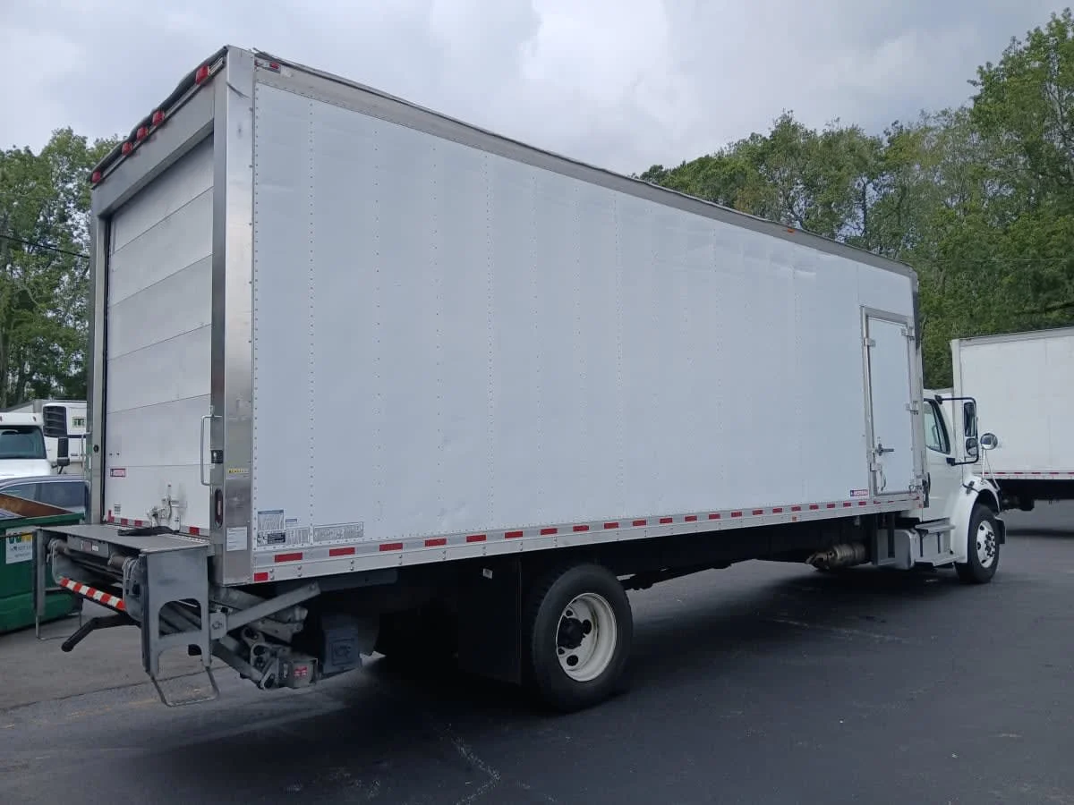 2019 Freightliner M2 106 in Jacksonville, FL — photo 4