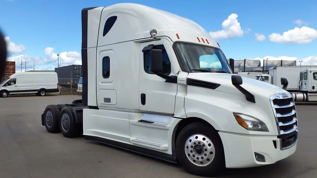 2022 Freightliner Cascadia in Tacoma, WA — photo 3