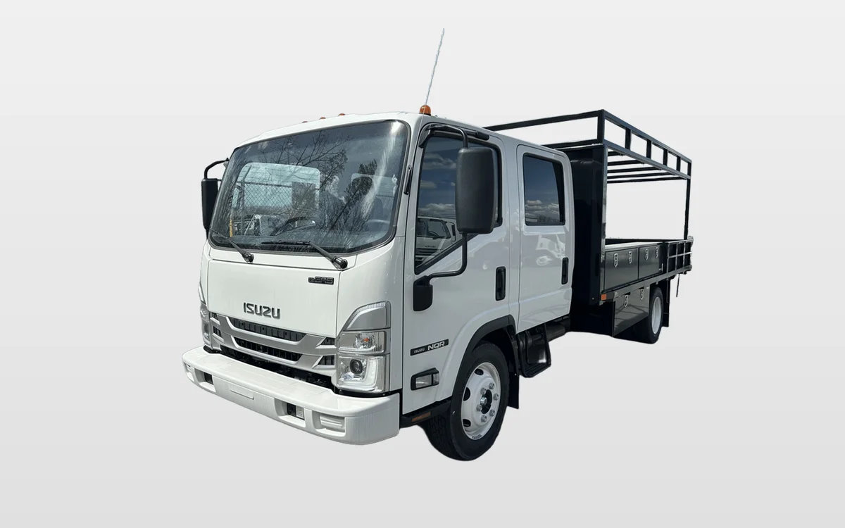 2025 Isuzu - image 1