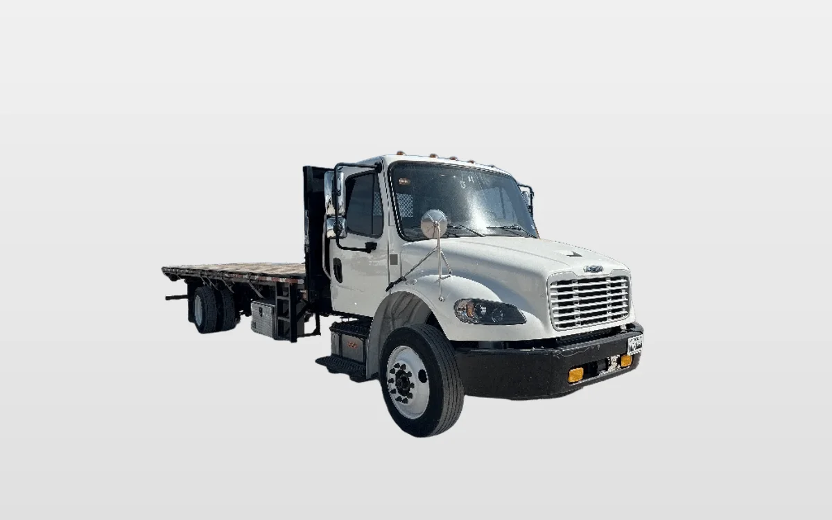 2019 Freightliner M2 106 - image 1