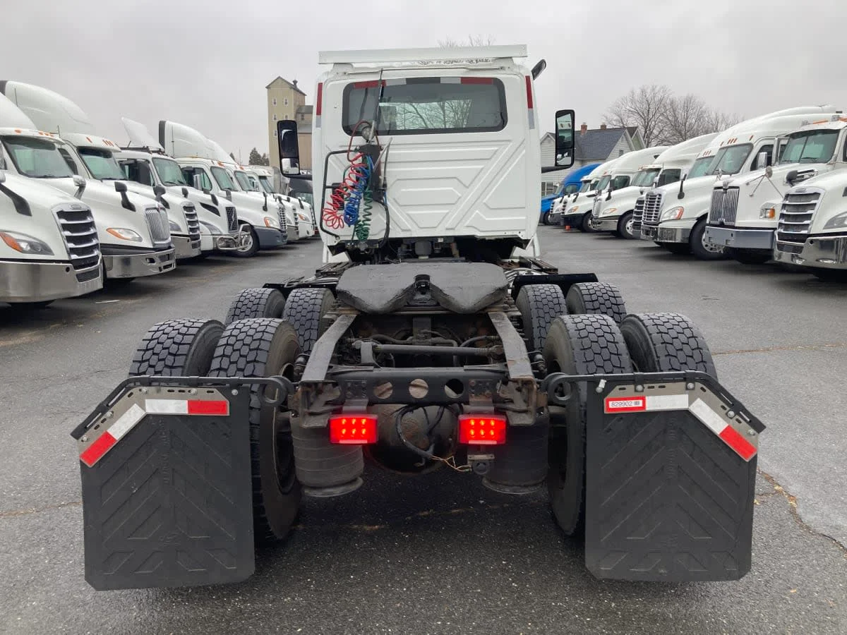 2019 International LT in Springfield, MA — photo 5