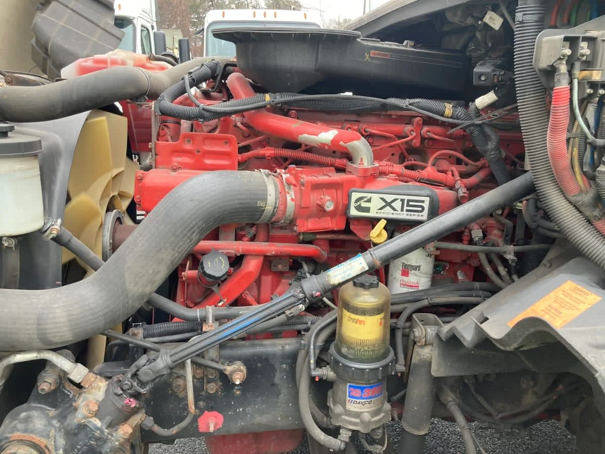 2019 International LT in Springfield, MA — photo 8