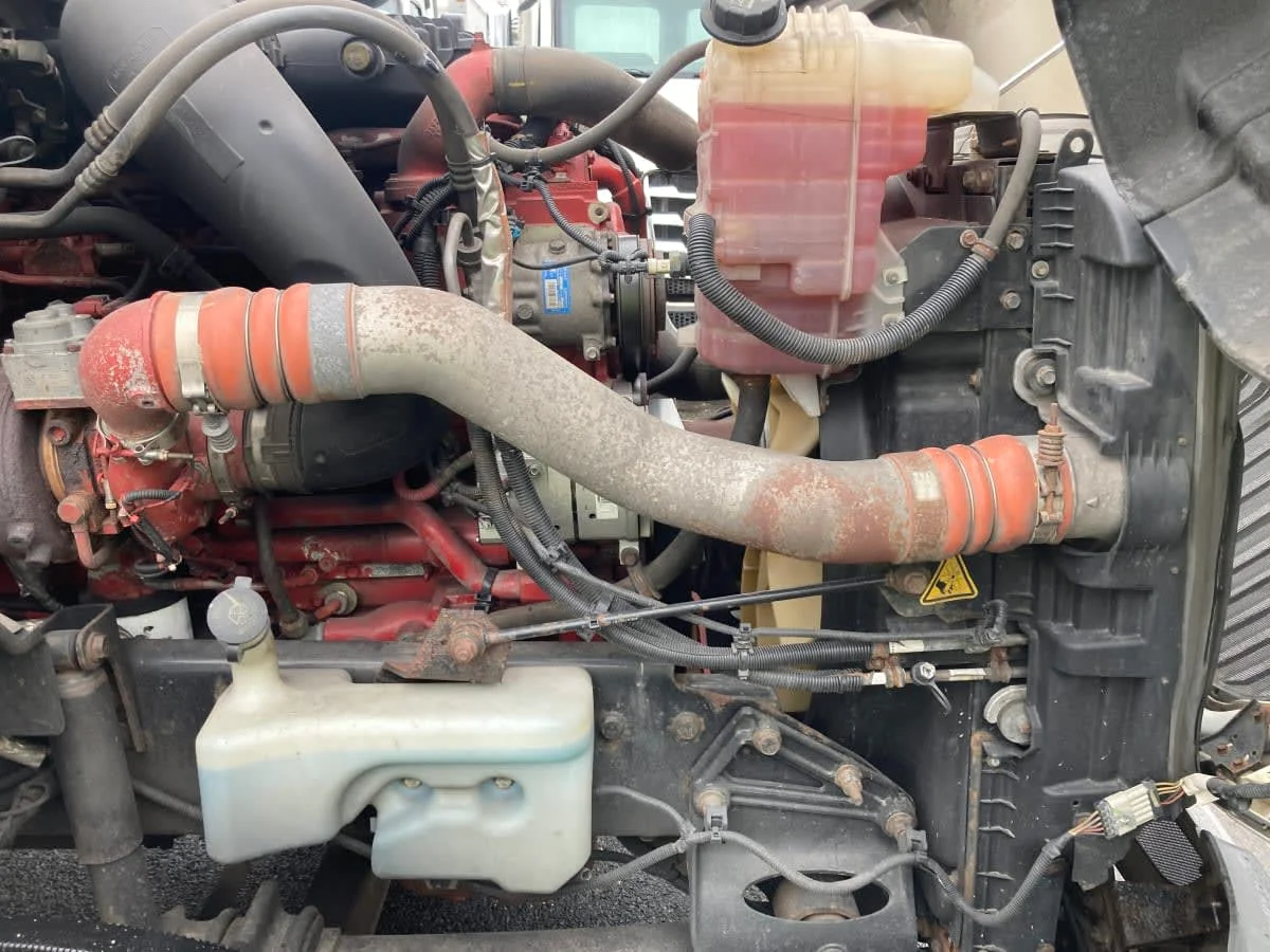 2019 International LT in Springfield, MA — photo 9