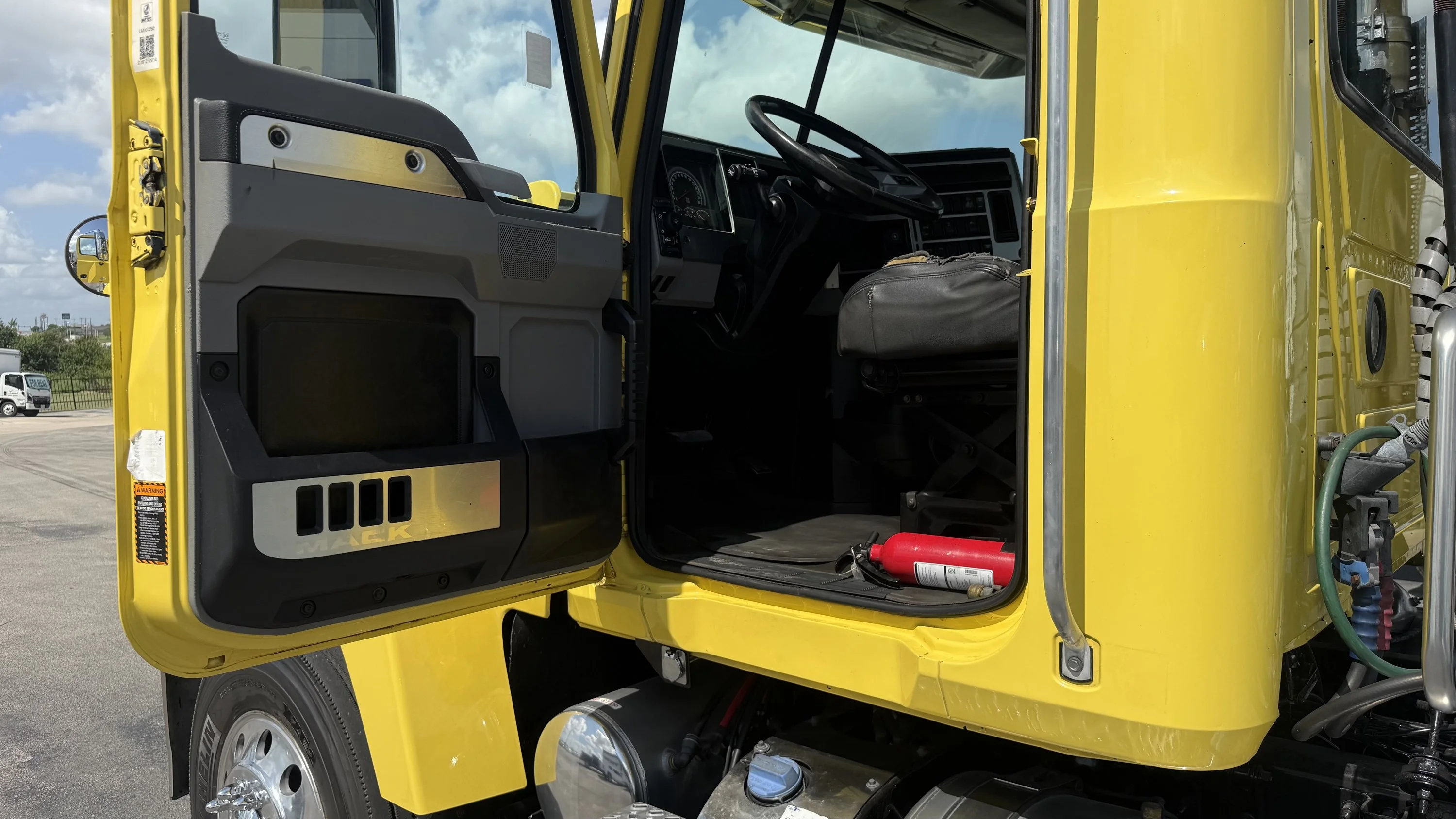 2020 Mack Pinnacle in Austin, TX — photo 14