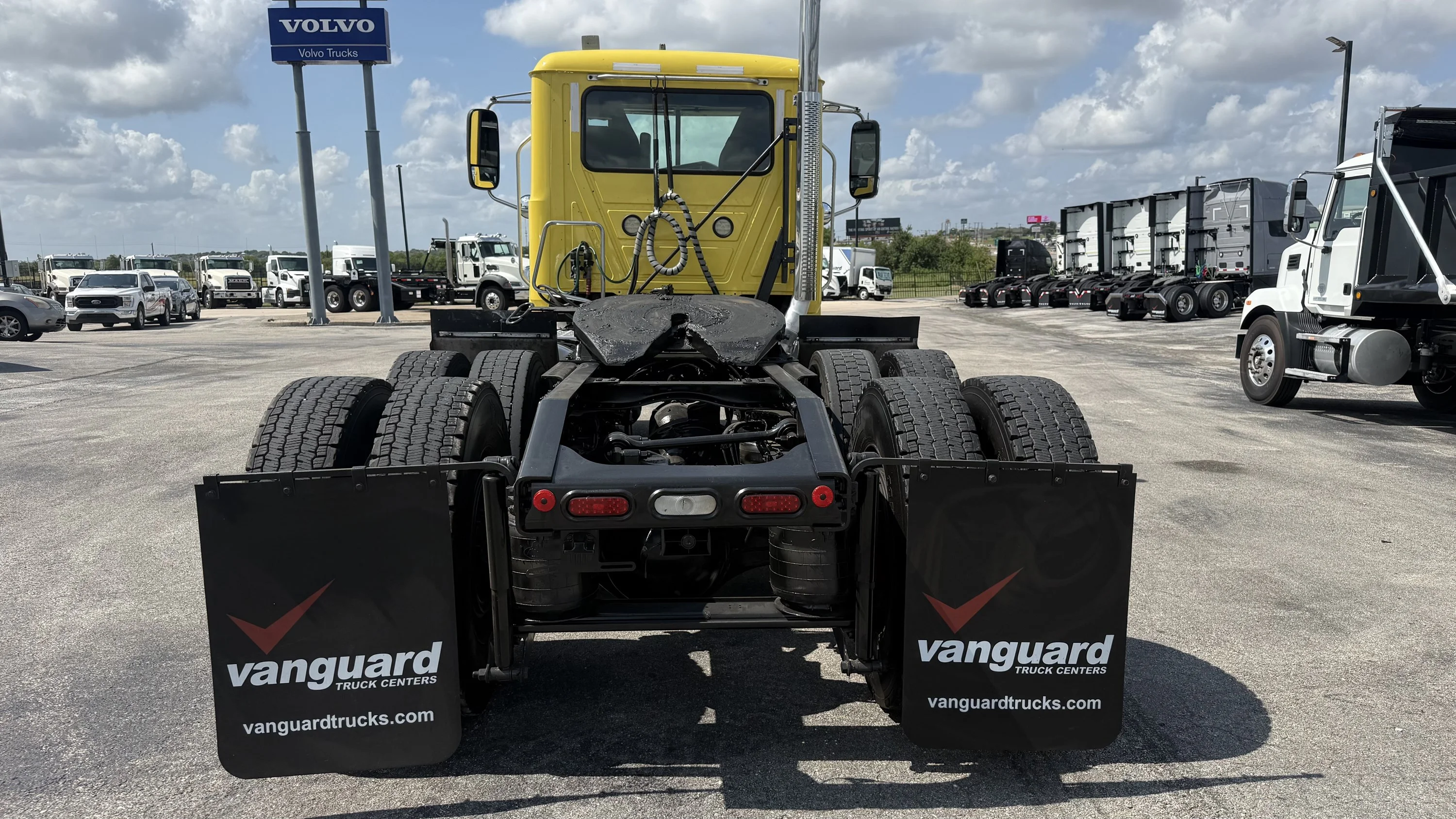 2020 Mack Pinnacle in Austin, TX — photo 6