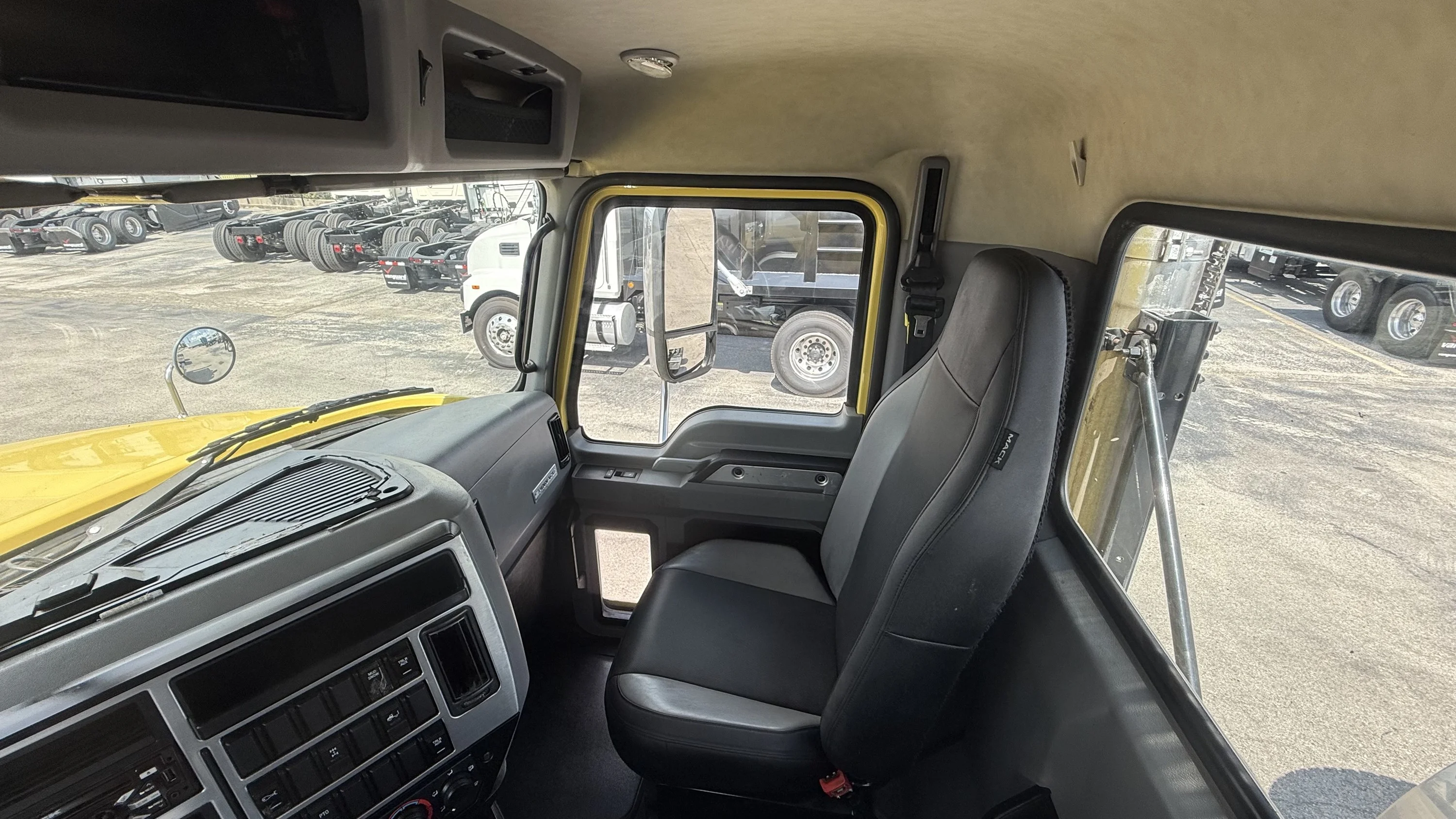 2020 Mack Pinnacle in Austin, TX — photo 18
